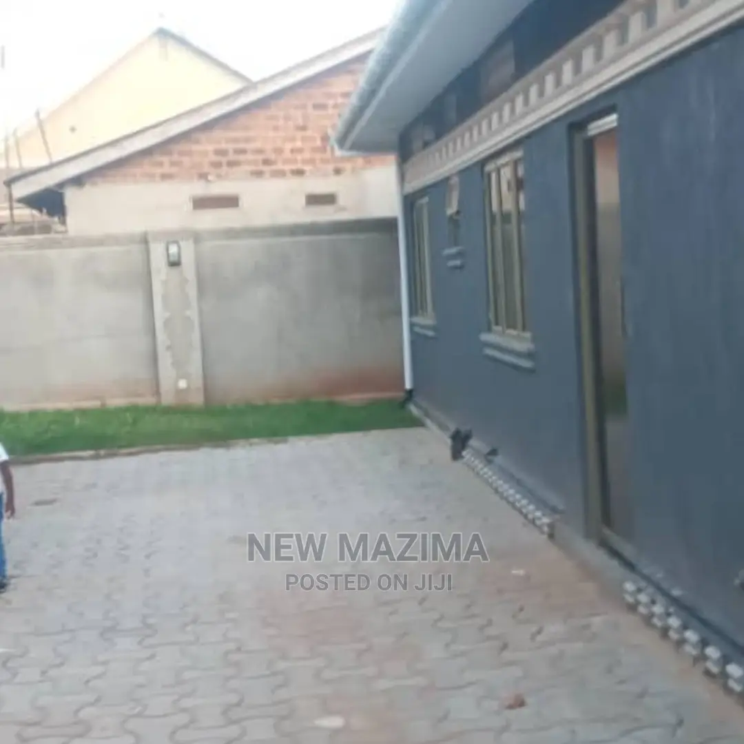 3bdrm Bungalow in Buziga, Division B for Sale