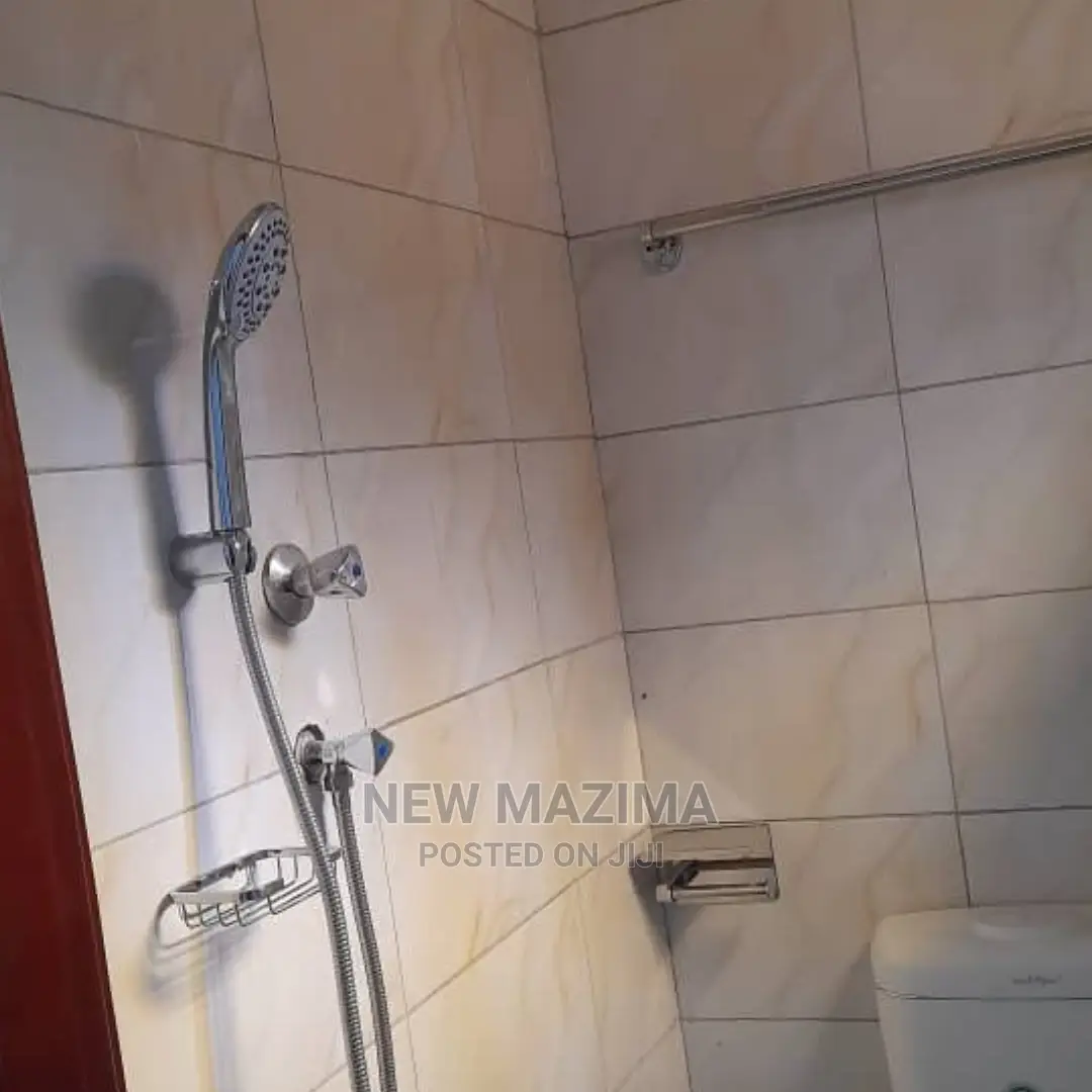 1bdrm House in Zana Ntebe Rd, Division B for Rent
