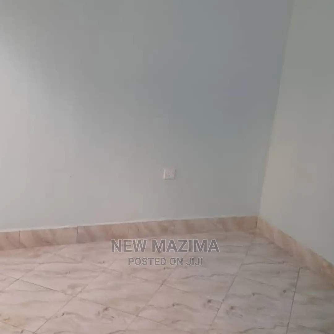 1bdrm House in Zana Ntebe Rd, Division B for Rent