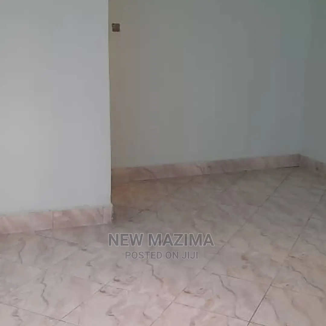 1bdrm House in Zana Ntebe Rd, Division B for Rent