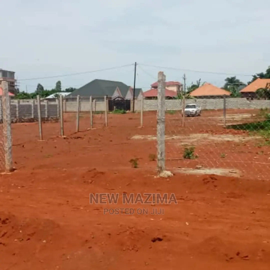 Arleady Fencedplot in Cage Sale After Munyony Near Kazi Bech