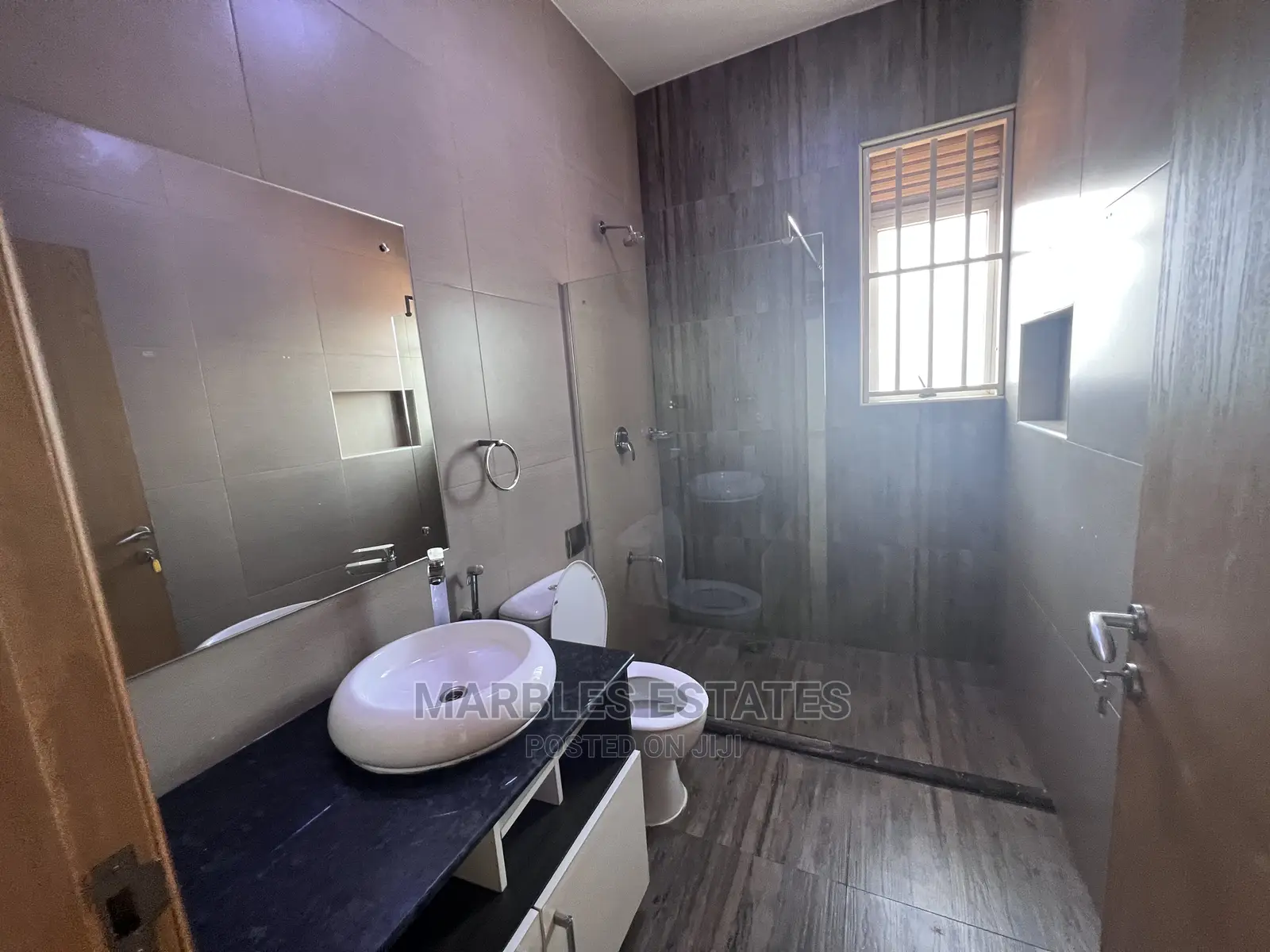 3bdrm Apartment in Kololo, Central Division for Rent
