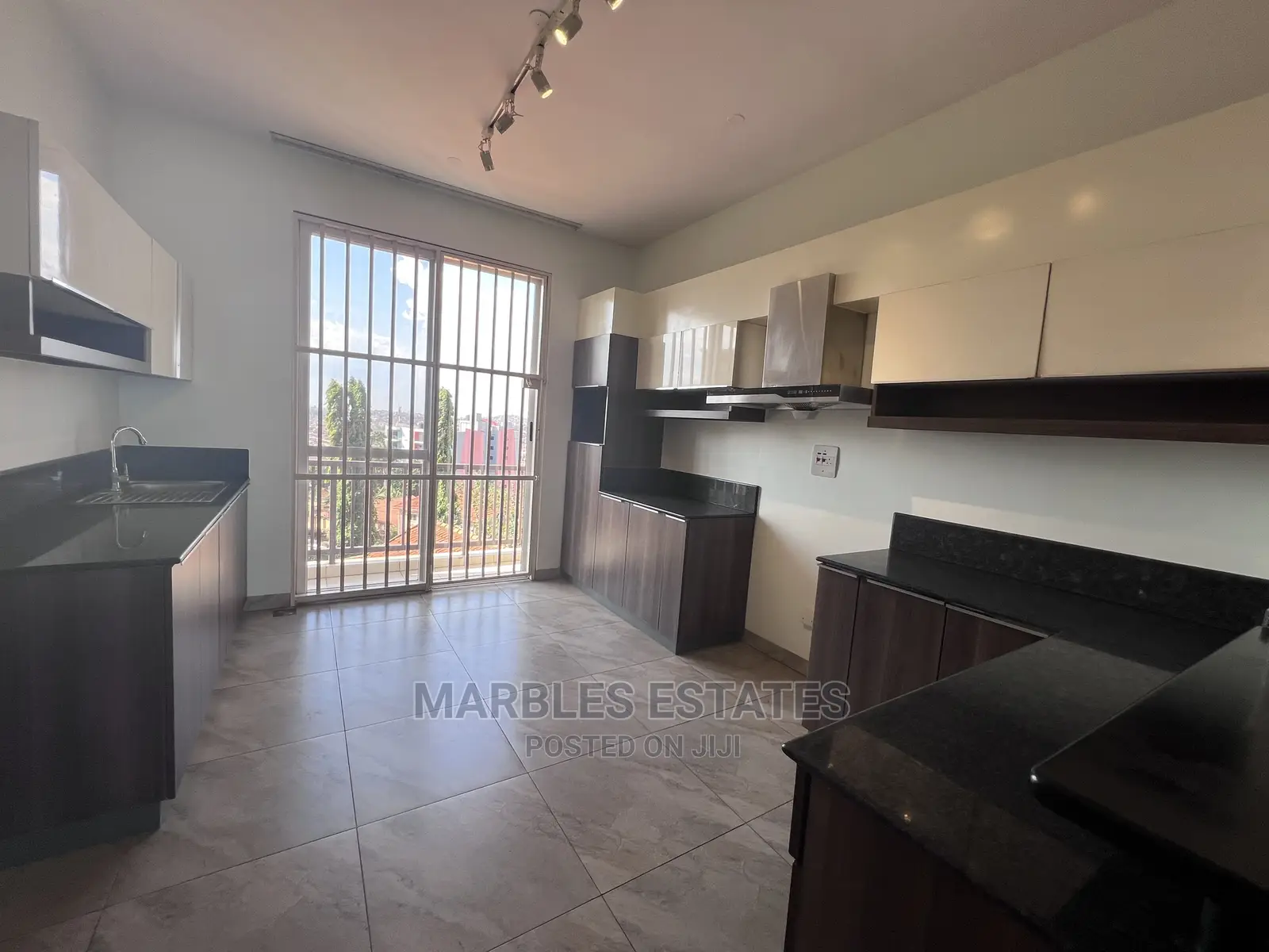 3bdrm Apartment in Kololo, Central Division for Rent