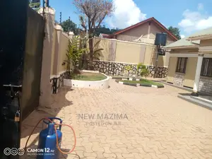 3bdrm House in Buziga Heights, Division B for Sale