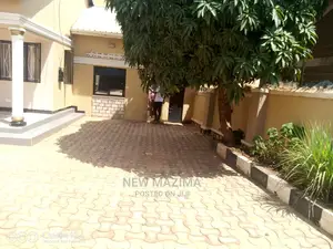 3bdrm House in Buziga Heights, Division B for Sale