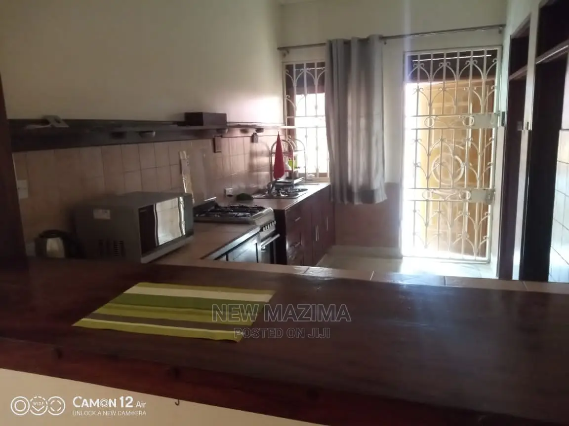 Furnished 4bdrm Mansion in Makindye Kizungu, Division B for Rent