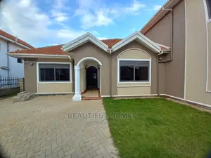 Furnished 4bdrm Mansion in Kira Tarmacked for Sale