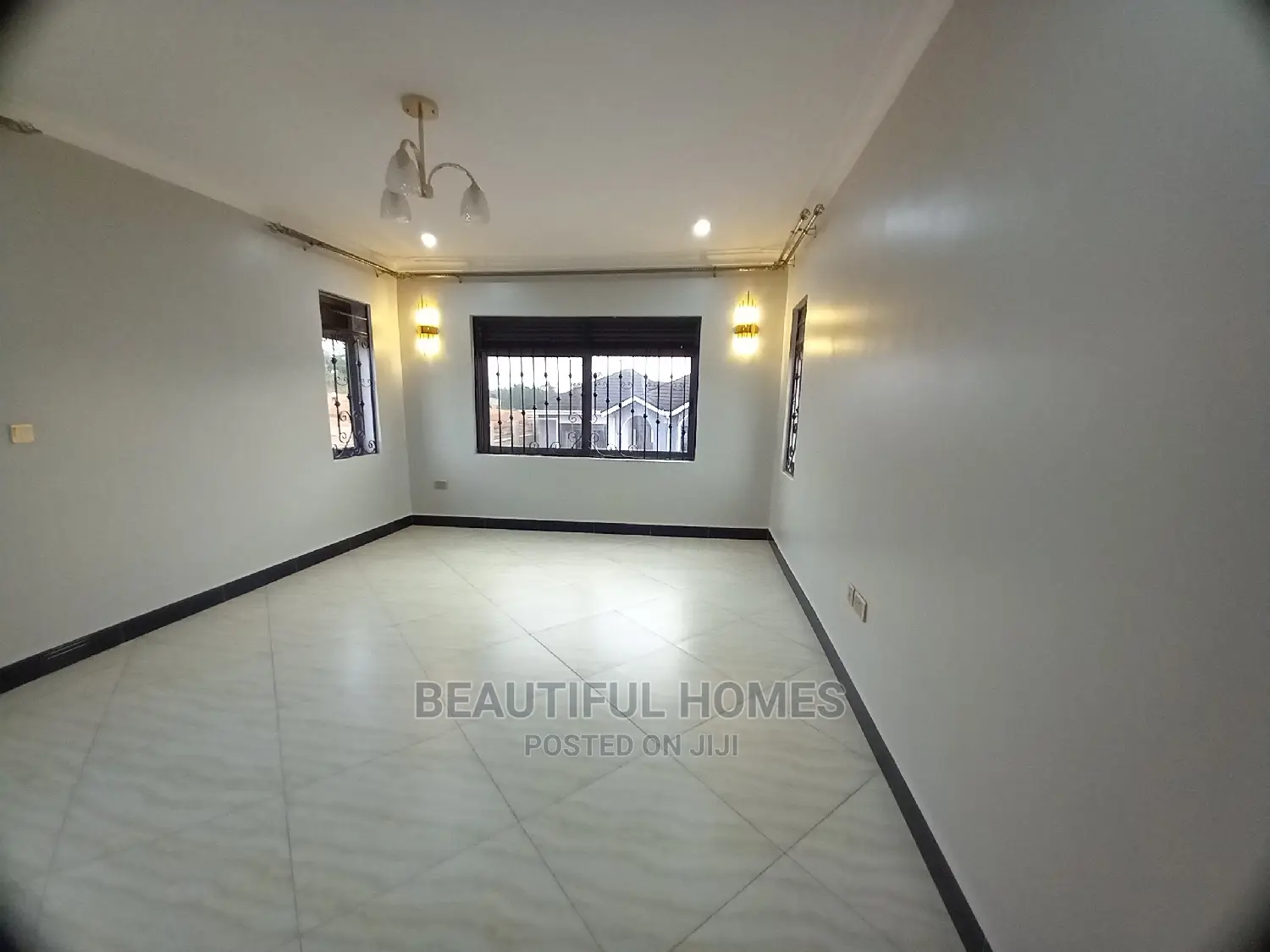 Furnished 4bdrm Mansion in Kira Tarmacked for Sale