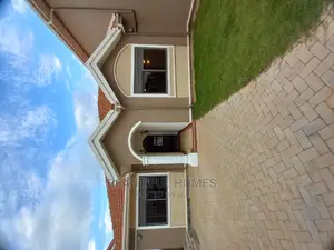 Furnished 4bdrm Duplex in Kira Rich Class, Central Division for Sale