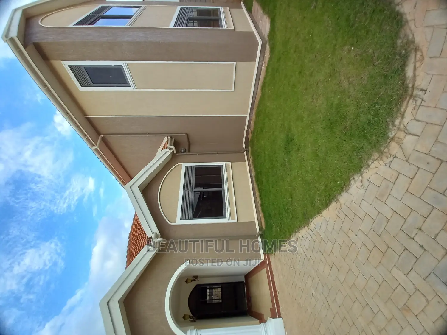 Furnished 4bdrm Duplex in Kira Rich Class, Central Division for Sale