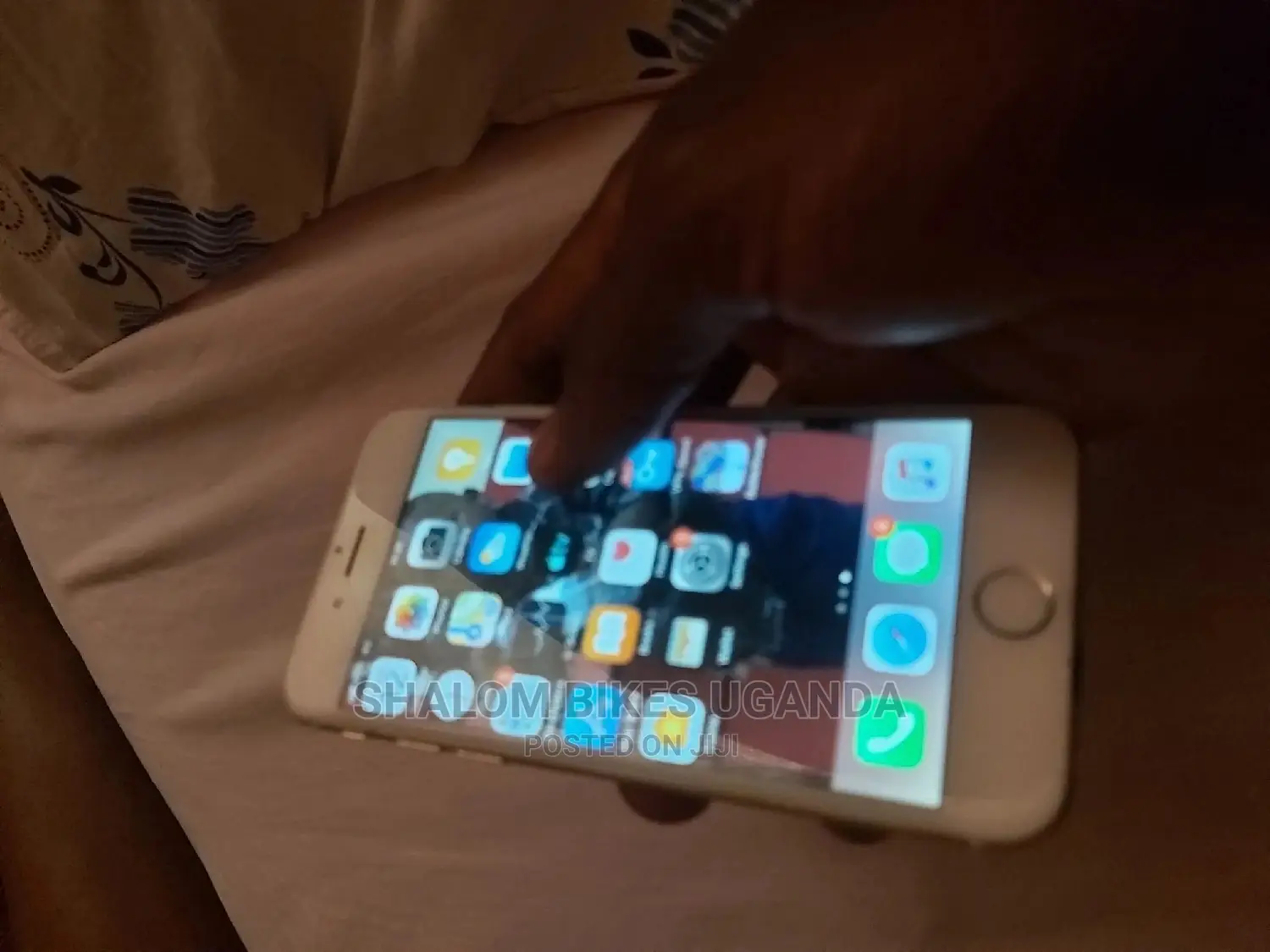 New Apple iPhone 6s 64 GB Gold