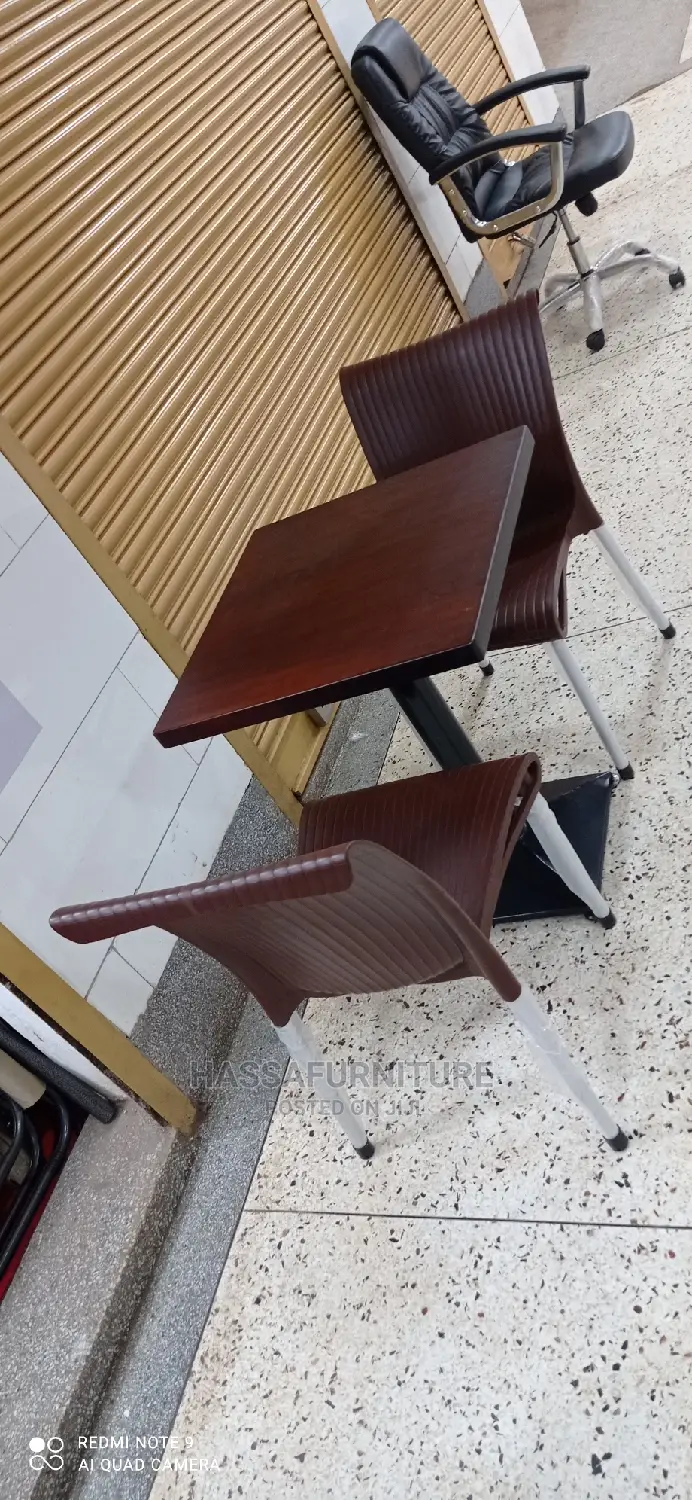 2seaters Mahogany Table and Chairs for Bar and Restaurant