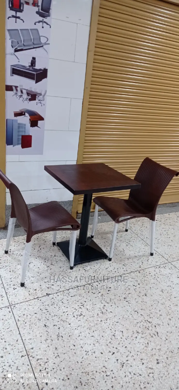 2seaters Mahogany Table and Chairs for Bar and Restaurant