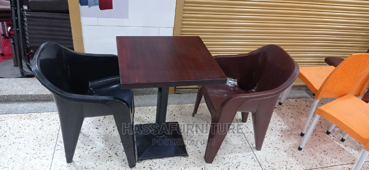 2seaters Mahogany Table and Chairs for Bar and Restaurant