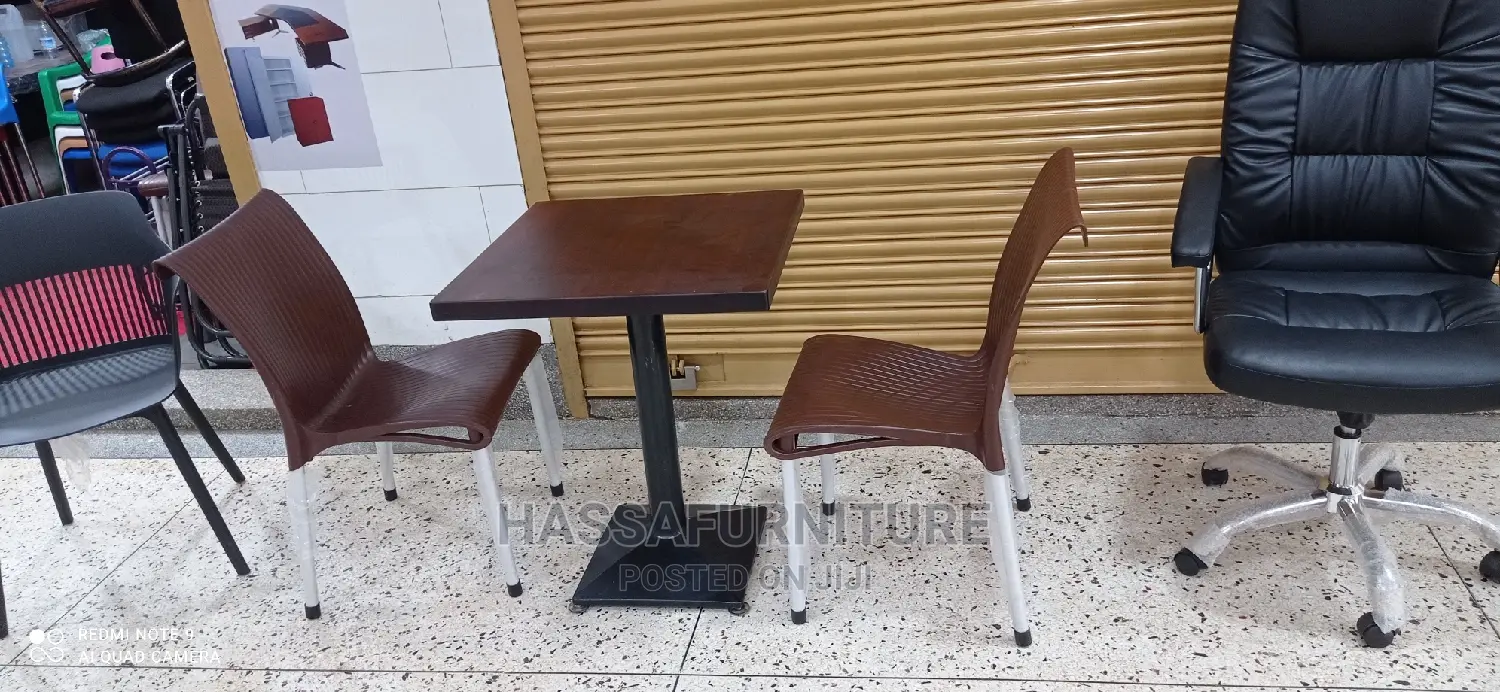 2seaters Mahogany Table and Chairs for Bar and Restaurant