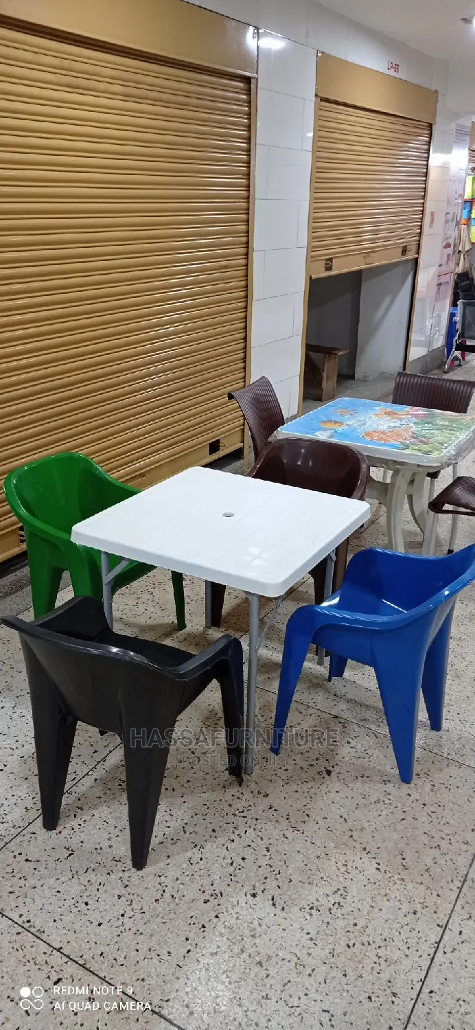 4seaters Plastic Bar and Restaurant Set