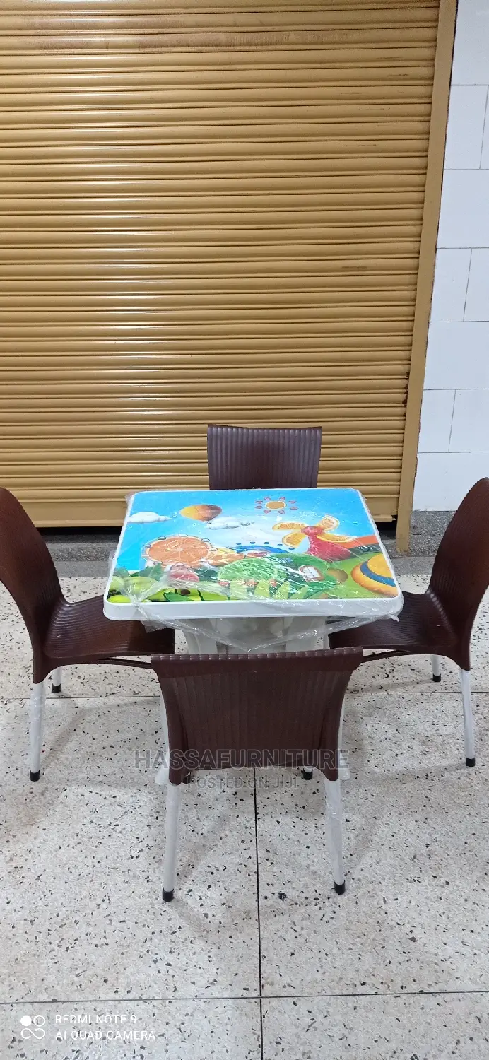 4seaters Plastic Bar and Restaurant Set