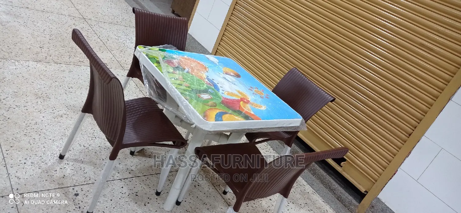 4seaters Plastic Bar and Restaurant Set