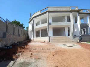 Furnished 6bdrm Duplex in Munyonyo Diplomat, Central Division for Sale