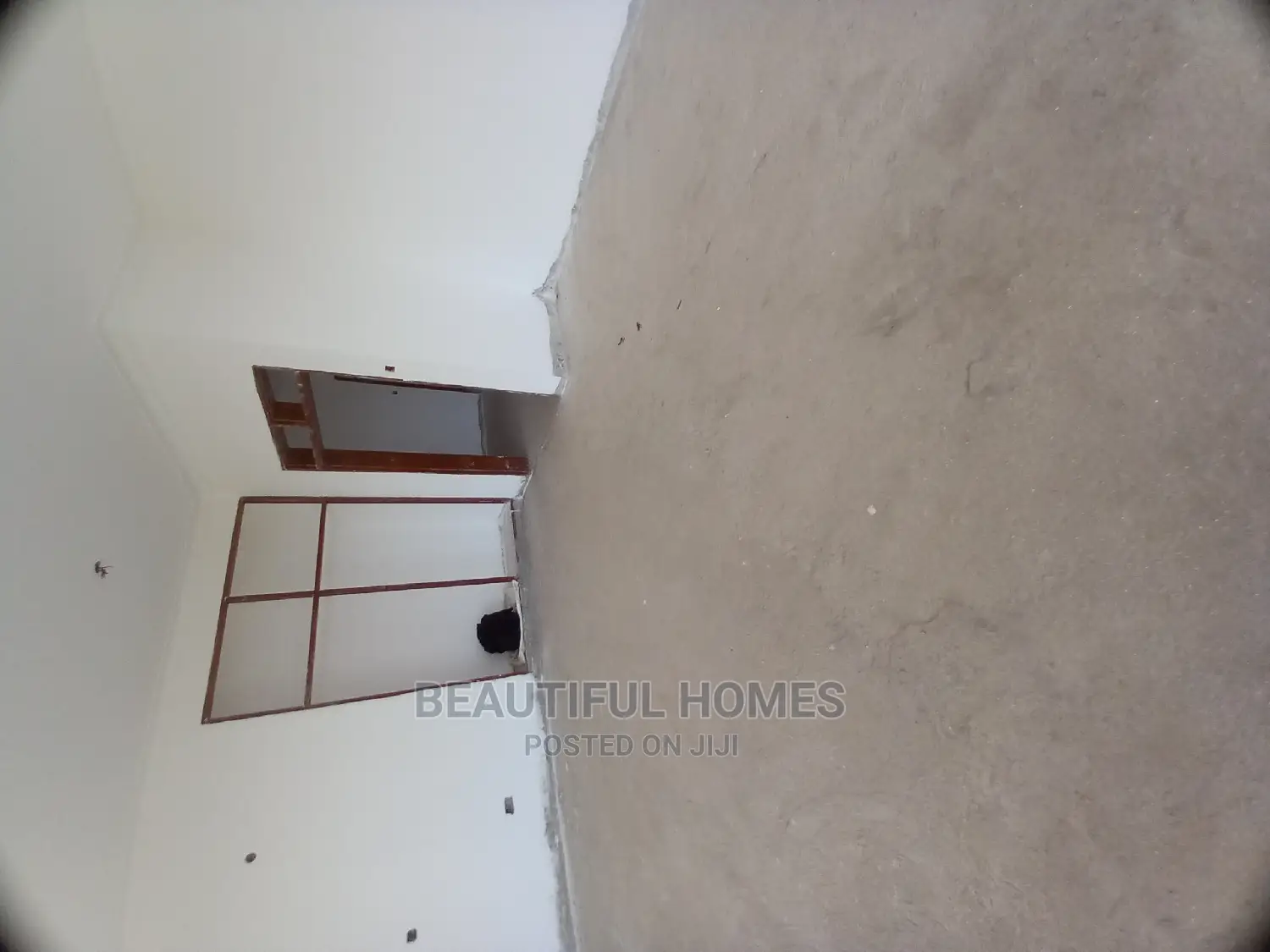 Furnished 6bdrm Duplex in Munyonyo Diplomat, Central Division for Sale