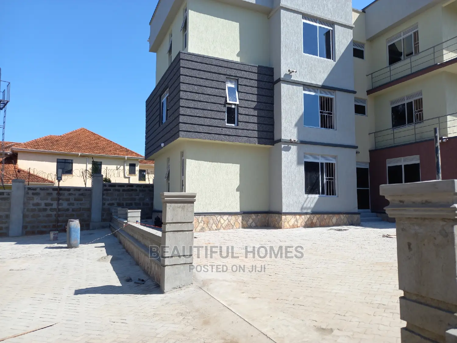 Furnished 1bdrm Block of Flats in Munyonyo Lake, Central Division
