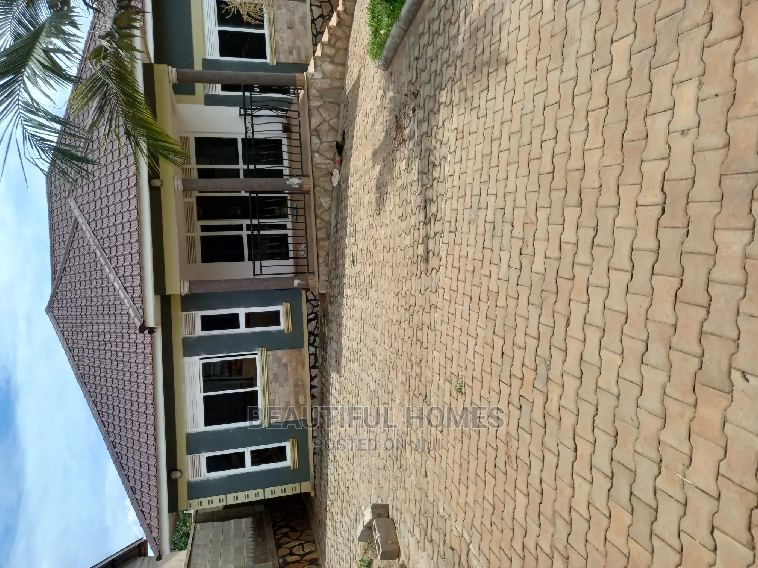 Furnished 4bdrm House in Kira for Sale