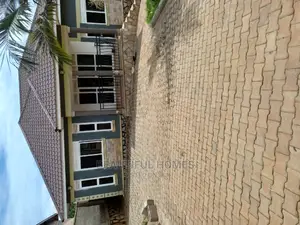 Furnished 4bdrm House in Kira for Sale