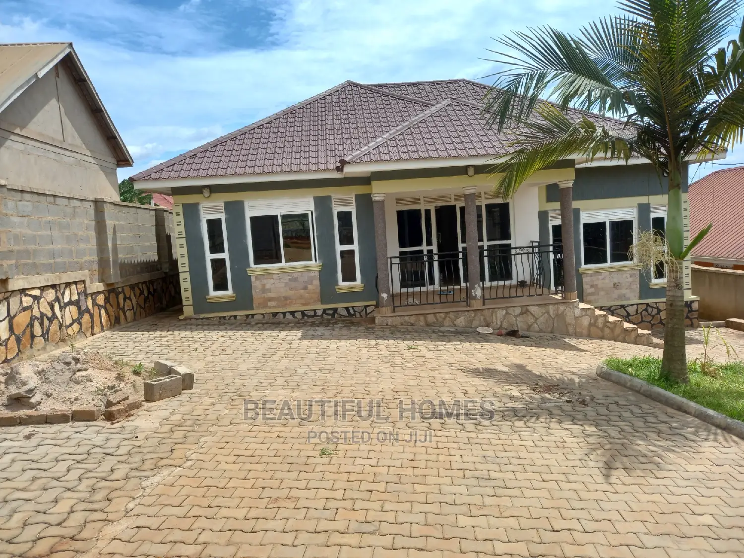 Furnished 4bdrm House in Kira Good for Sale
