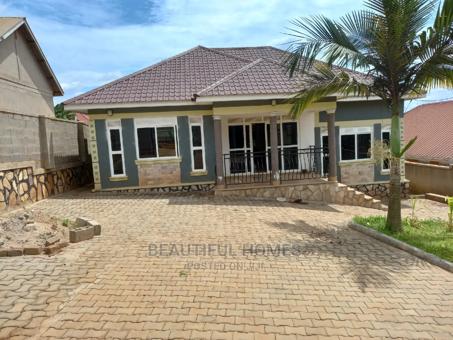 Furnished 4bdrm House in Kira Good for Sale