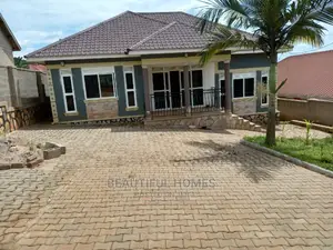 Furnished 4bdrm House in Kira Good for Sale