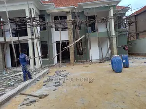 Furnished 6bdrm House in Kira Tarmacked for Sale