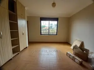 Furnished 6bdrm House in Kira Tarmacked for Sale