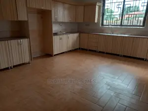 Furnished 6bdrm House in Kira Tarmacked for Sale