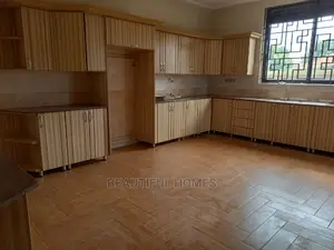 Furnished 6bdrm Mansion in Kira Rich for Sale