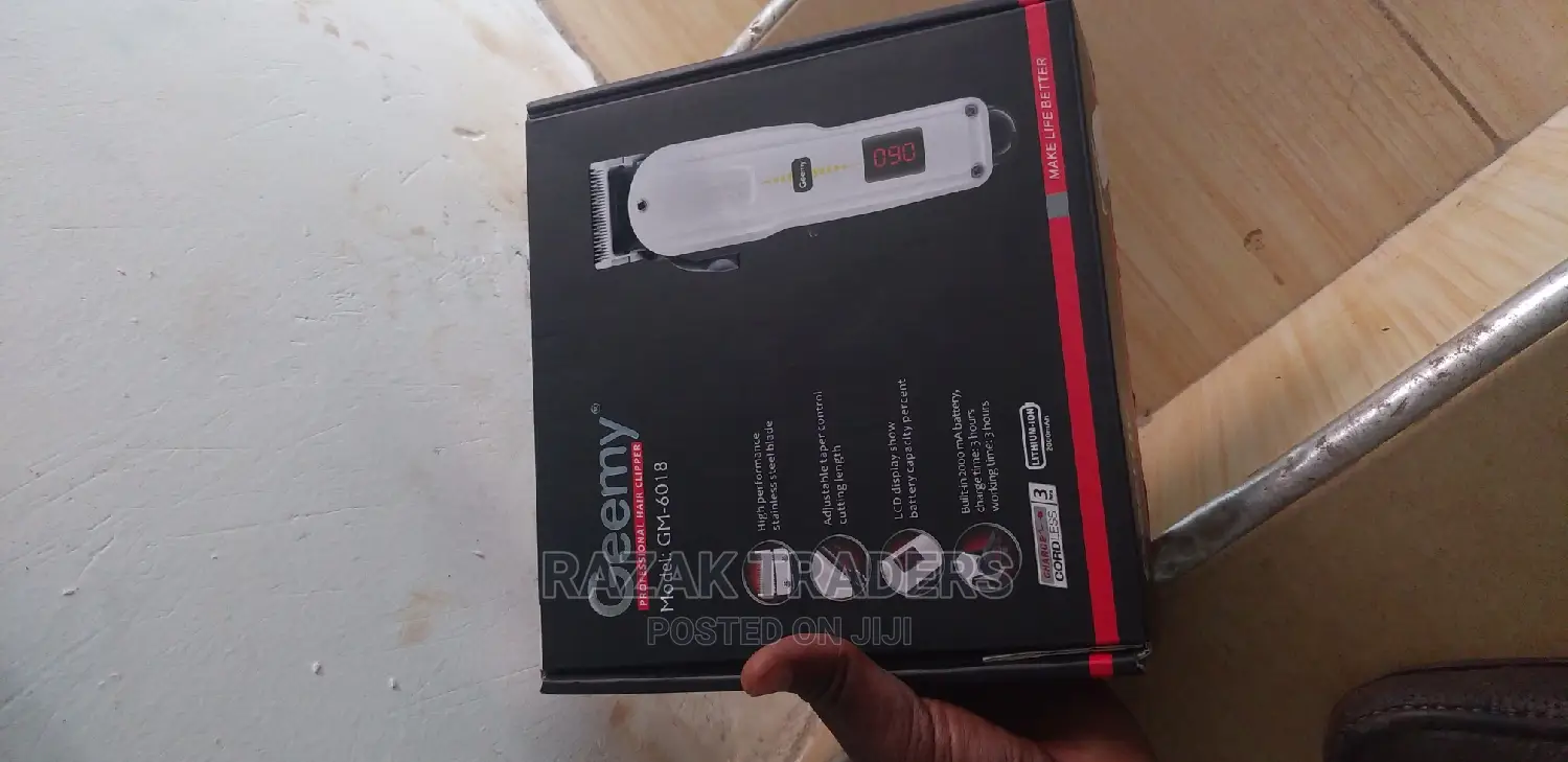 Geemy Rechargeable Cordless Shaving Machine With LCD Display