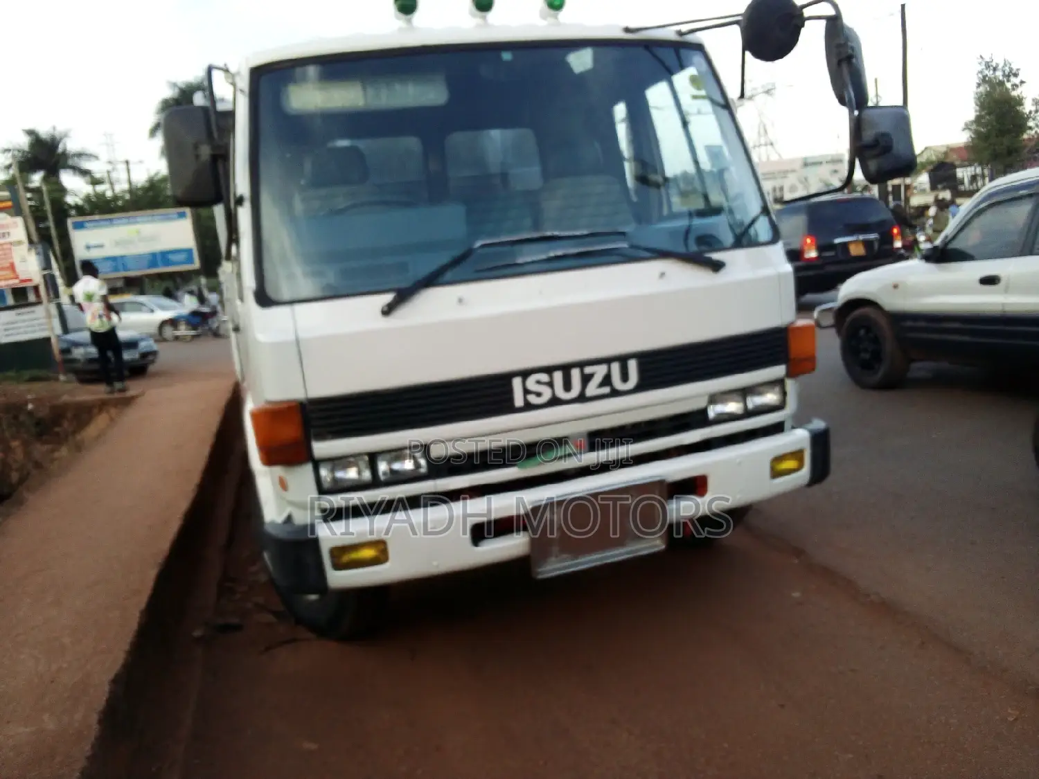 Isuzu Big Head Truck