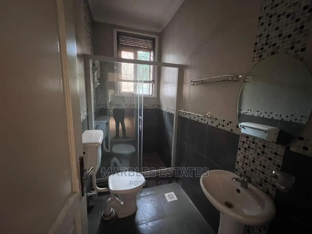4bdrm Townhouse/Terrace in Bugoloobi, Central Division for Rent