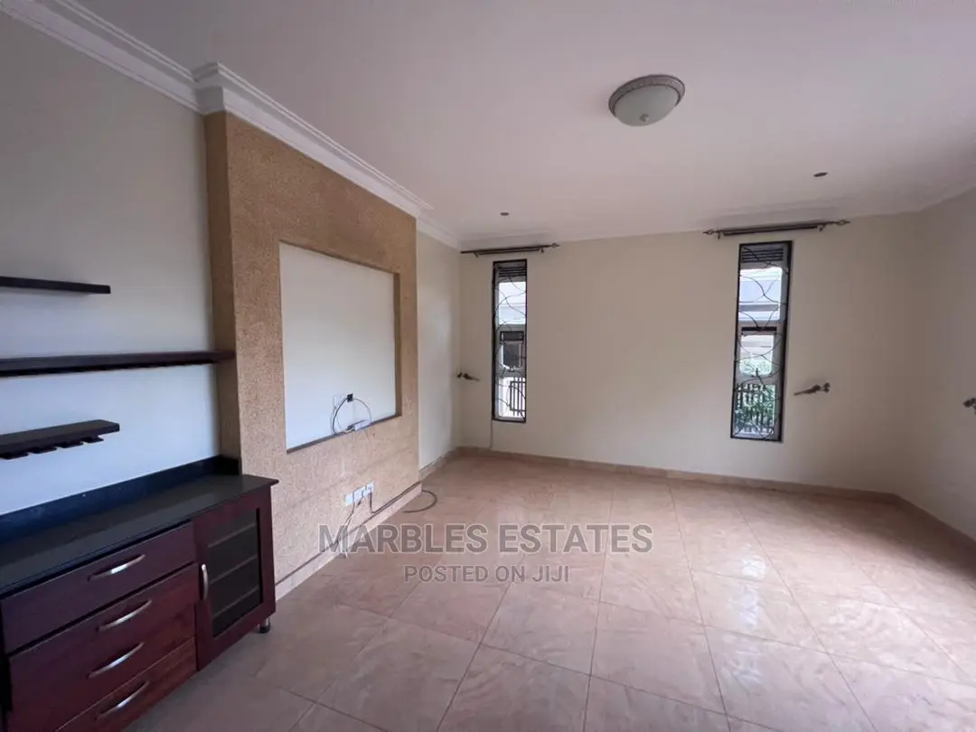 4bdrm Townhouse/Terrace in Bugoloobi, Central Division for Rent