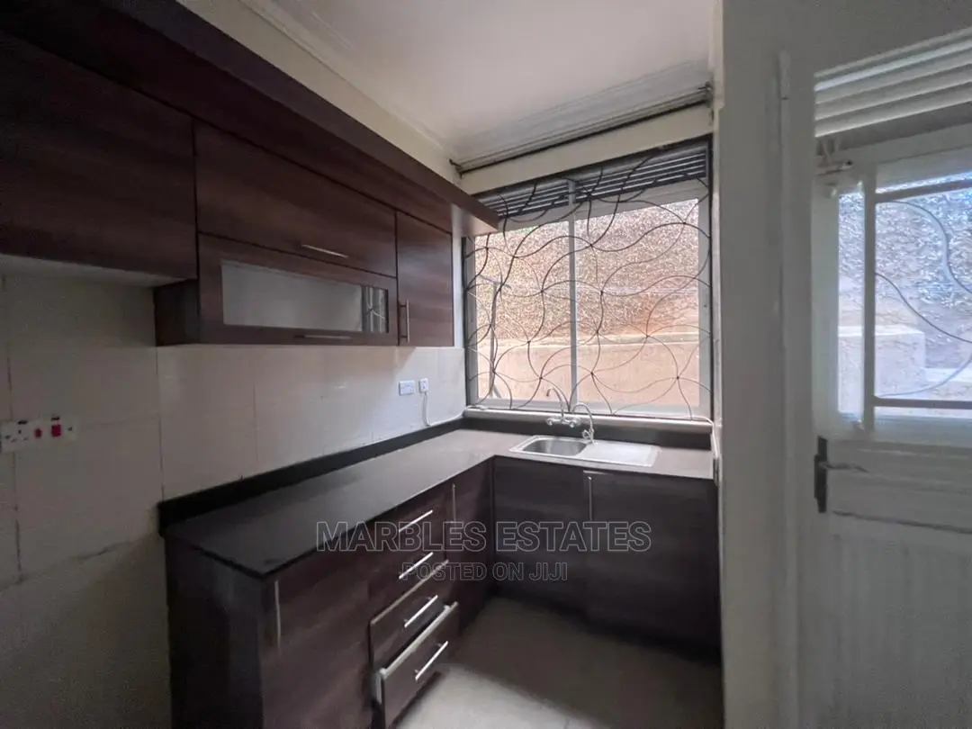 4bdrm Townhouse/Terrace in Bugoloobi, Central Division for Rent