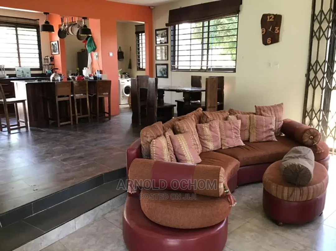 3bdrm Bungalow in Kawuku, Central Division for sale