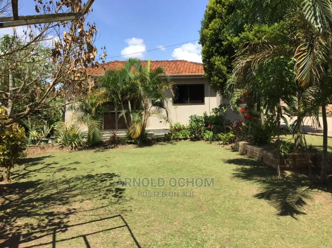 3bdrm Bungalow in Kawuku, Central Division for sale