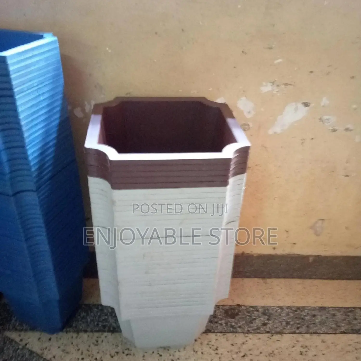 Plastic Flower Pots