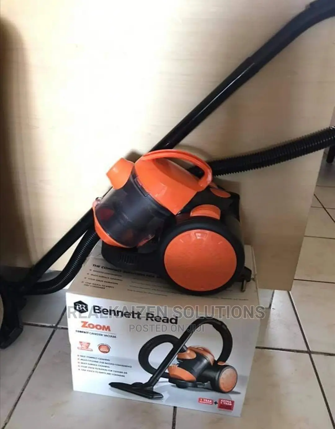 READ Zoom Bagless Cylinder Vacuum Cleaner 1200W in Central