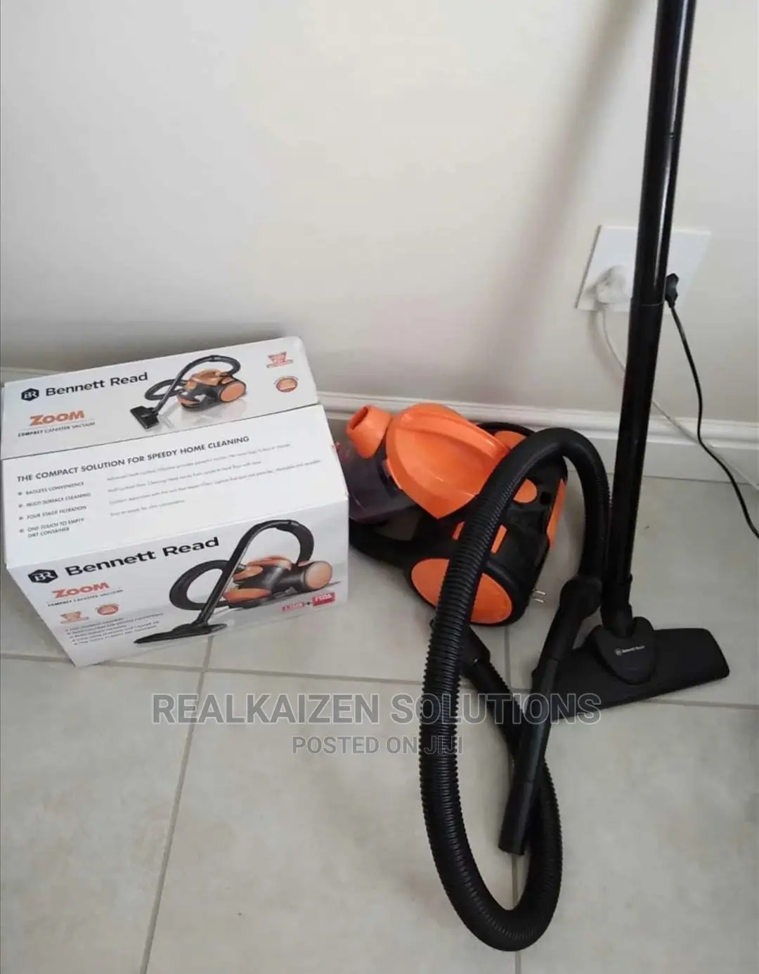 BENNETT READ Zoom Bagless Cylinder Vacuum Cleaner 1200W