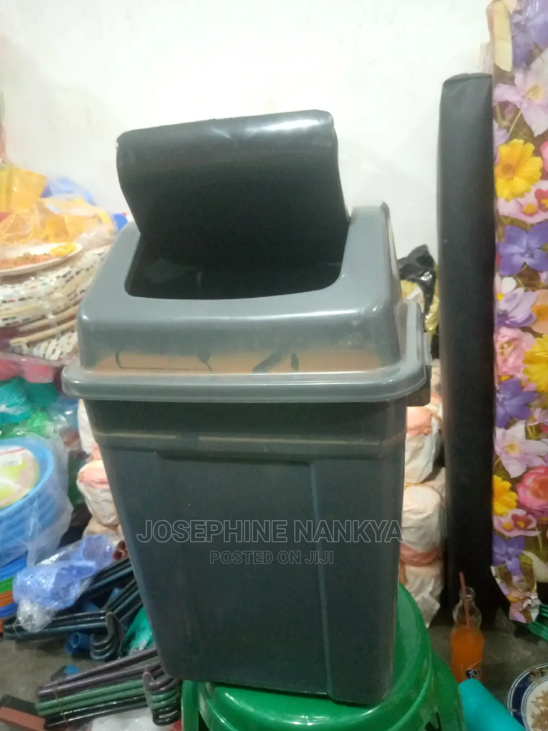 Swing Dustbin 20 Ltr , Black Colour