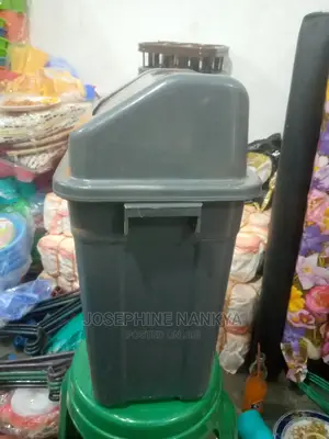 Swing Dustbin 20 Ltr , Black Colour