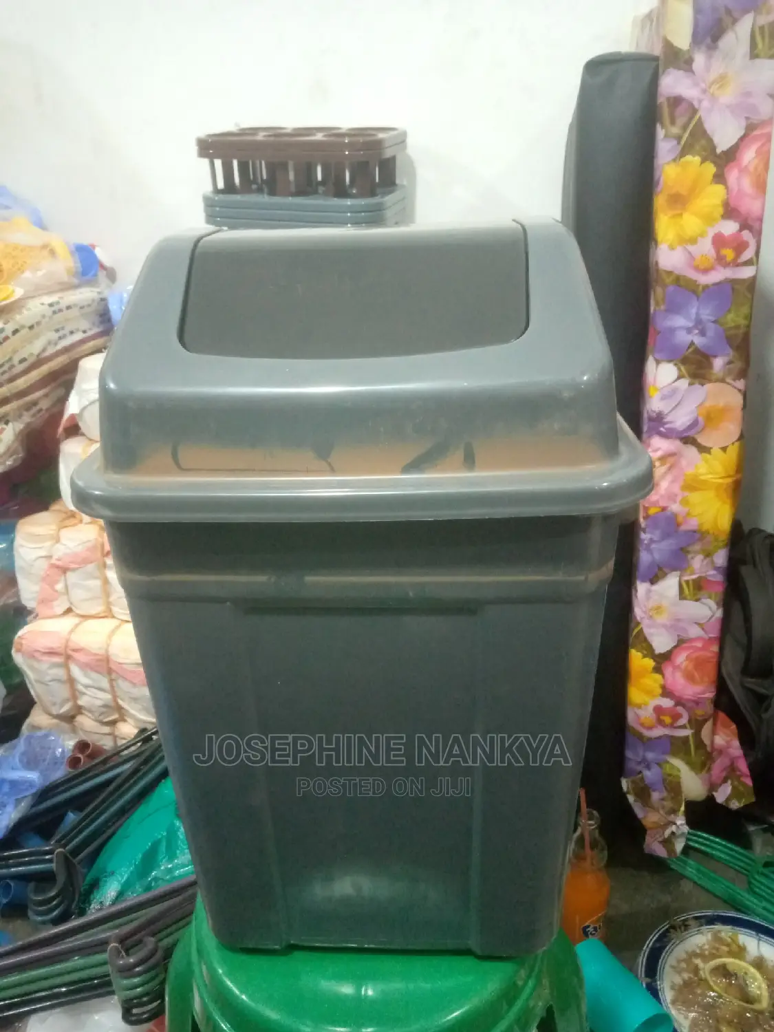 Swing Dustbin 20 Ltr , Black Colour
