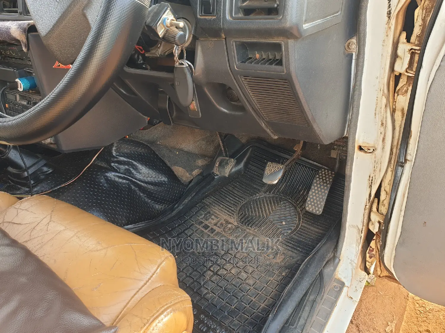 Daihatsu Rocky 1996 White