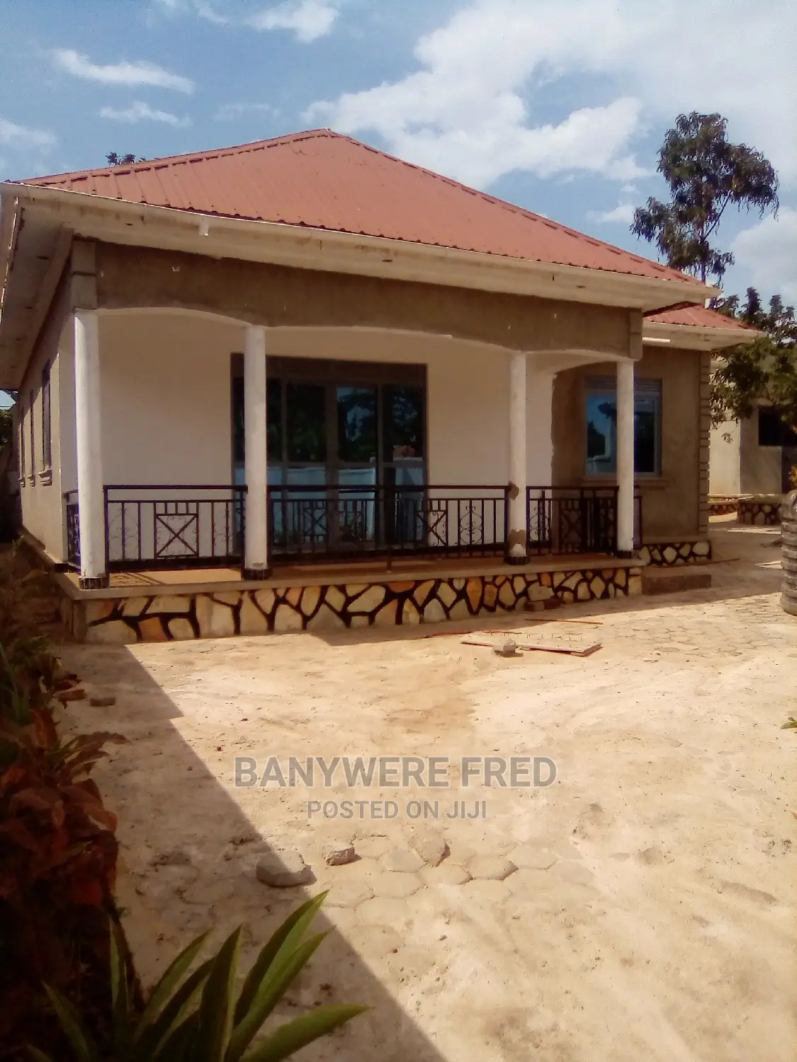 50/100 Plot With Ahouse for Sale