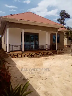 50/100 Plot With Ahouse for Sale